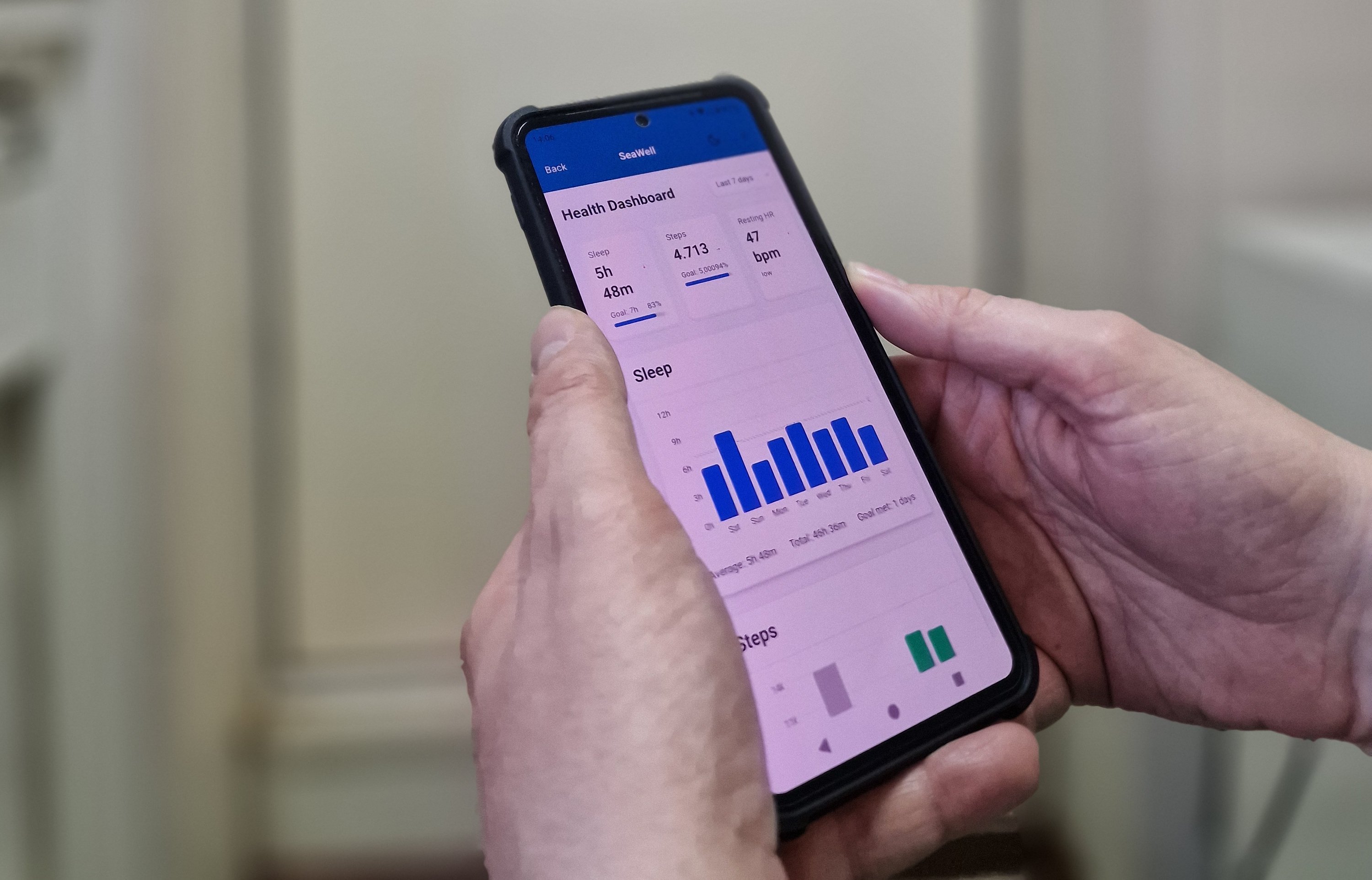 SeaWell in use: the app makes key health and activity data directly visible on the smartphone.